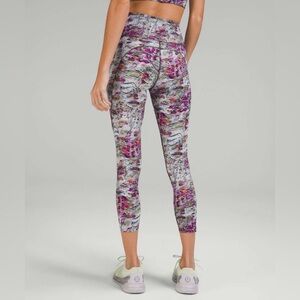 Lululemon Fast and Free High-Rise Crop 23"
Firework Floral Multi